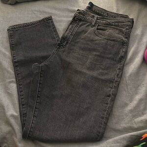 black jeans (women)